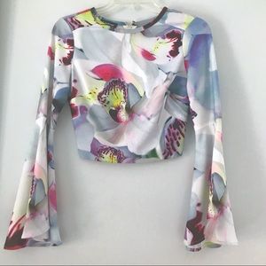 Floral cropped top with bell sleeve